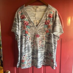 NWT Savanna Jane Gray Camouflage Floral Embroidered Blouse